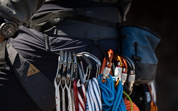 US Green Berets Perform Alpine/Mountaineer Ascension Refresher Training