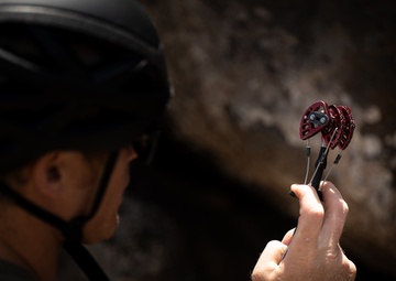 US Green Berets Perform Alpine/Mountaineer Ascension Refresher Training