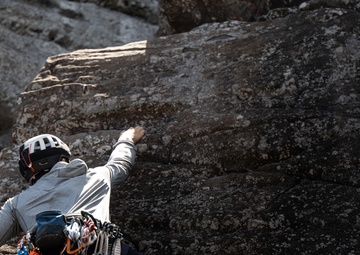 US Green Berets Perform Alpine/Mountaineer Ascension Refresher Training