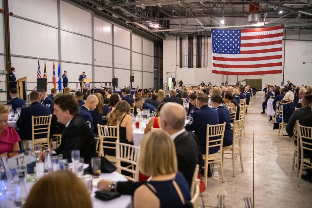 Pathfinders celebrate U.S. Air Force's 77th birthday with Air Force ball