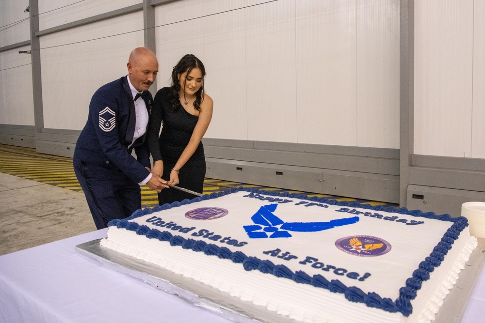 Pathfinders celebrate U.S. Air Force's 77th birthday with Air Force ball