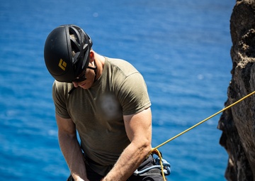 US Green Berets Perform Alpine/Mountaineer Ascension Refresher Training