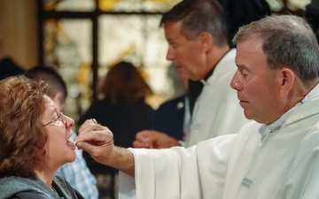 Navy Chief of Chaplains and Chaplain of the Marine Corps attend Father Capodanno Memorial Mass