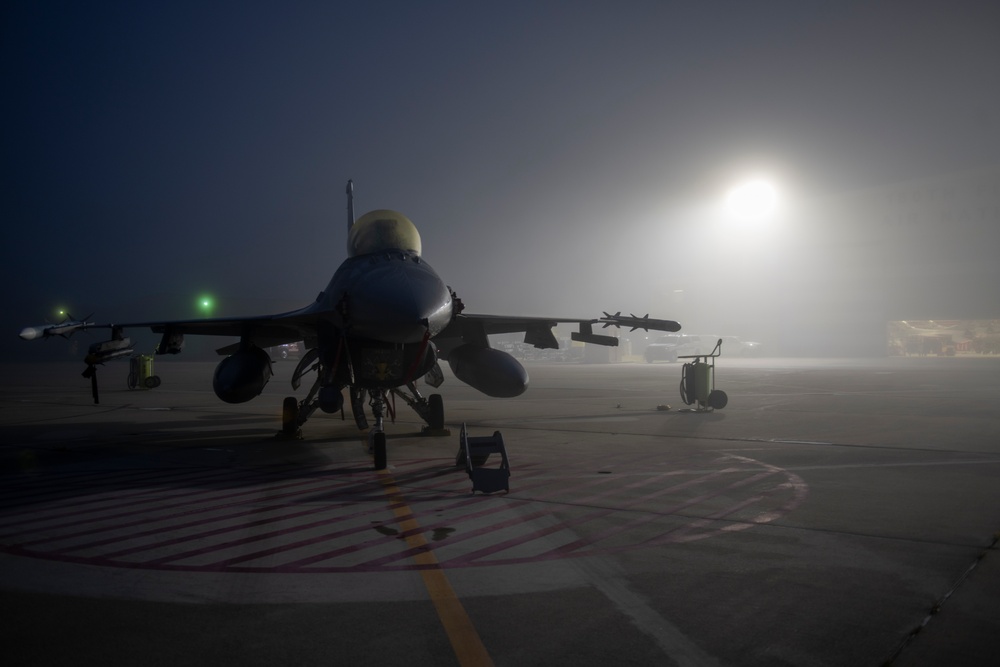 180FW Fighting Falcons Stand Ready