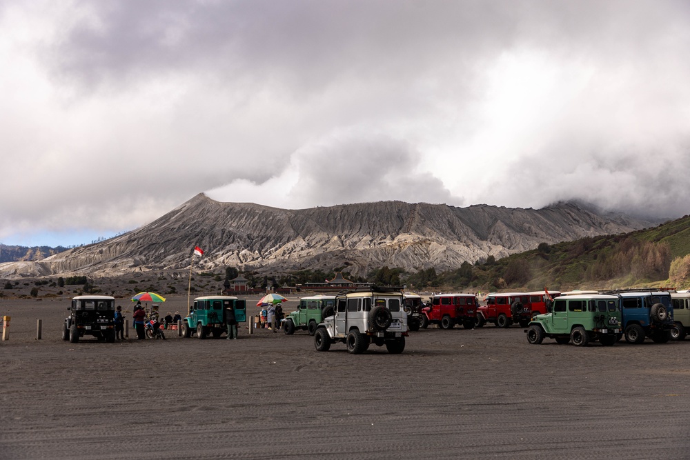 What’s it like to hike up an Indonesian volcano? An Army engineer’s experience