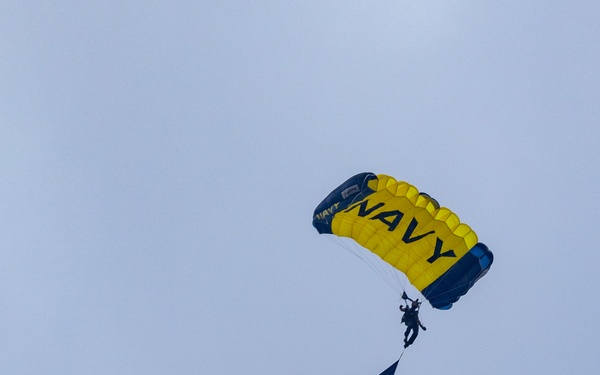 Navy Parachute Jumps into Pendleton Round-Up 2024