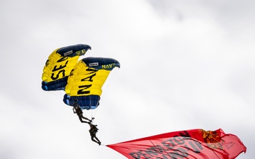 Navy Parachute Jumps into Pendleton Round-Up 2024