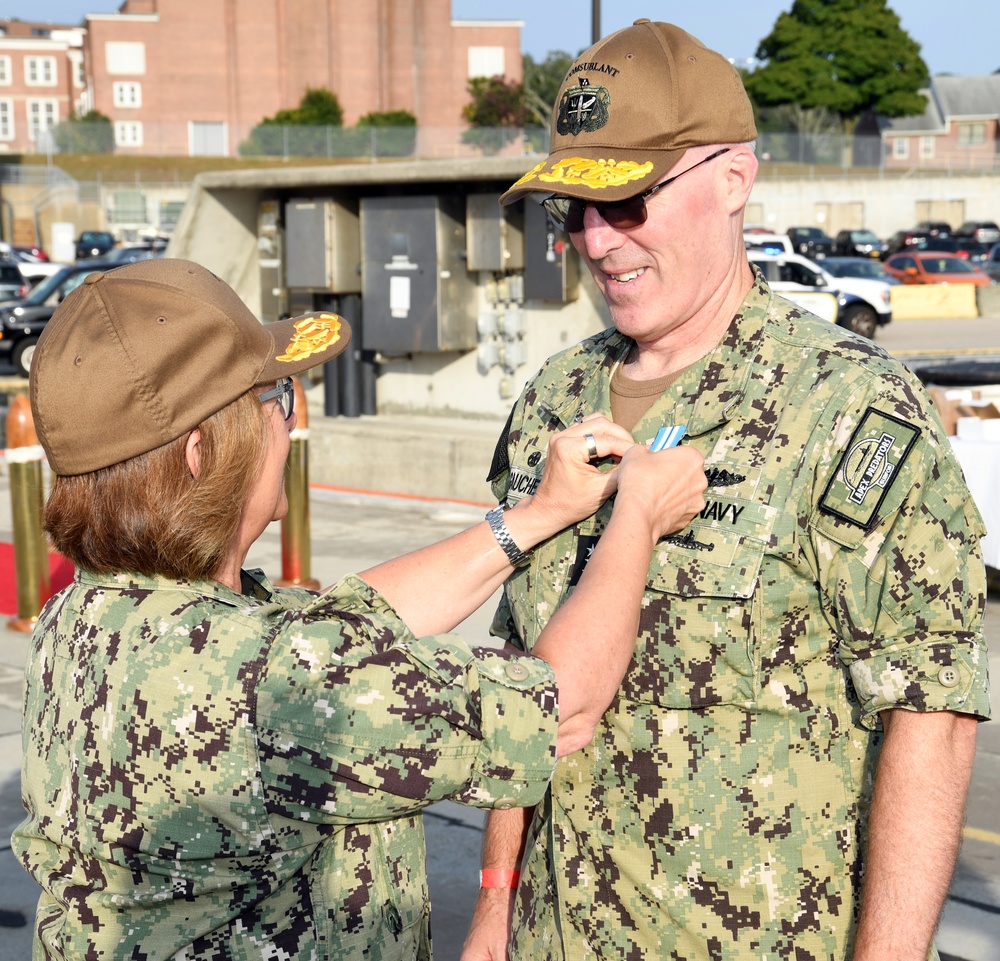 CNO awards Artic Service Medal to crew of USS Indiana (SSN 789)