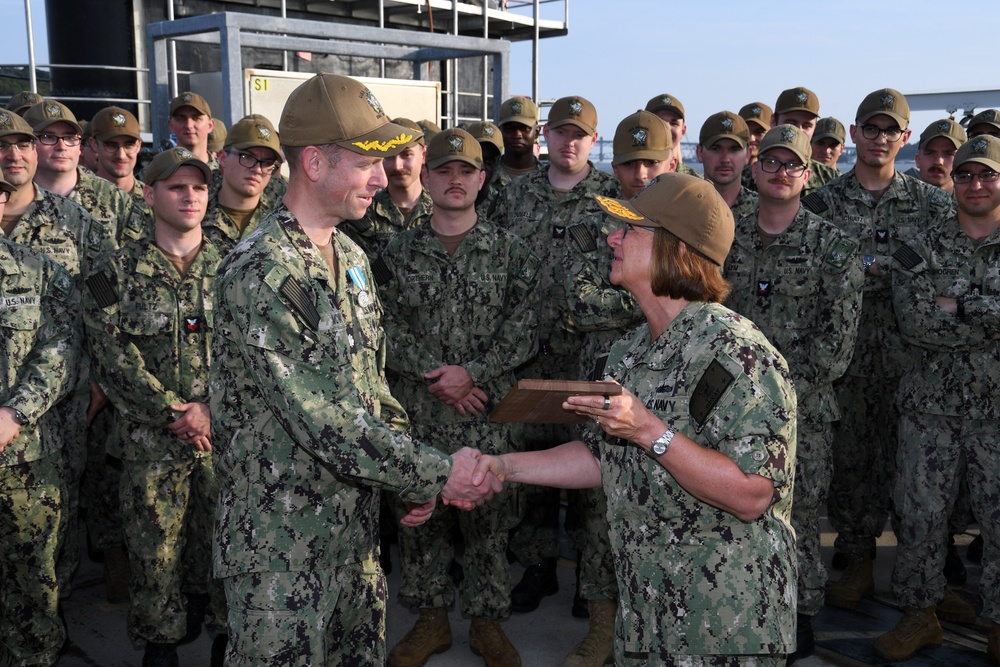 CNO awards Artic Service Medal to crew of USS Indiana (SSN 789)