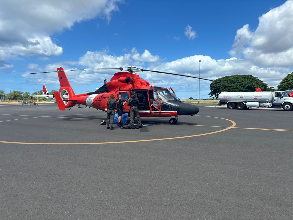 U.S. Coast Guard rescues 3 people after vessel sinks off Honolulu