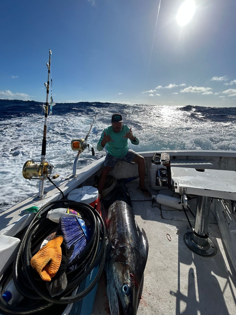 U.S. Coast Guard rescues 3 people after vessel sinks off Honolulu