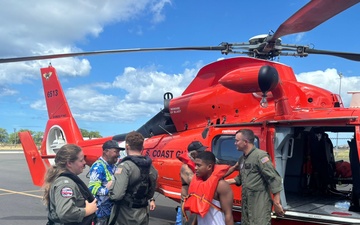 U.S. Coast Guard rescues 3 fishermen after vessel sinks off Honolulu 