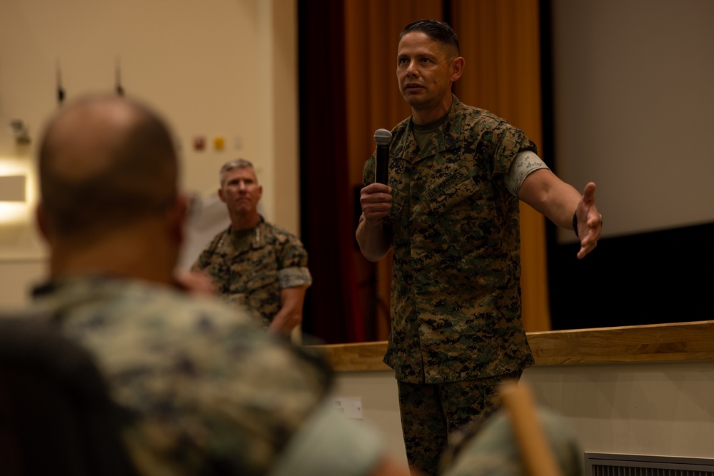 39th CMC and 20th SMMC visit the Marines and Sailors of Camp Schwab