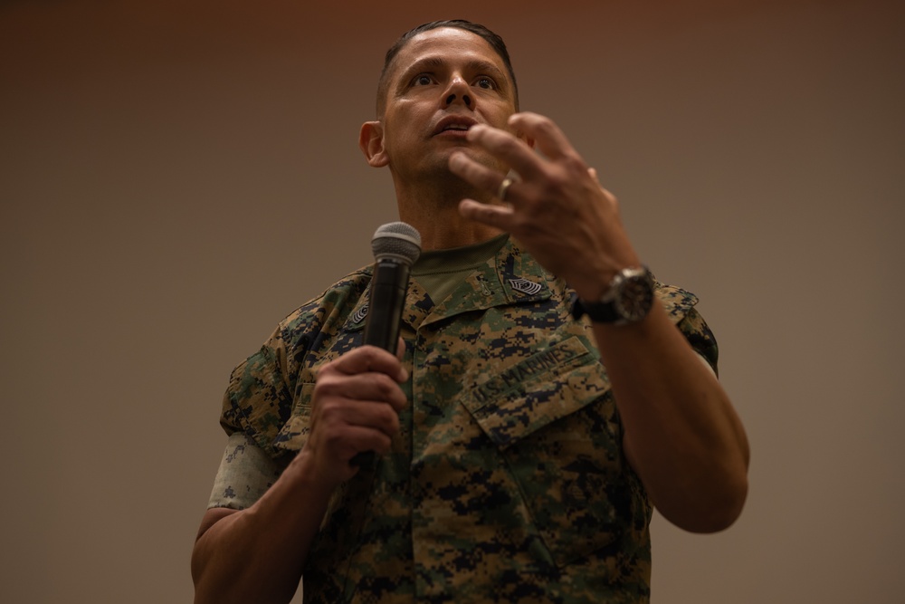 39th CMC and 20th SMMC visit the Marines and Sailors of Camp Schwab