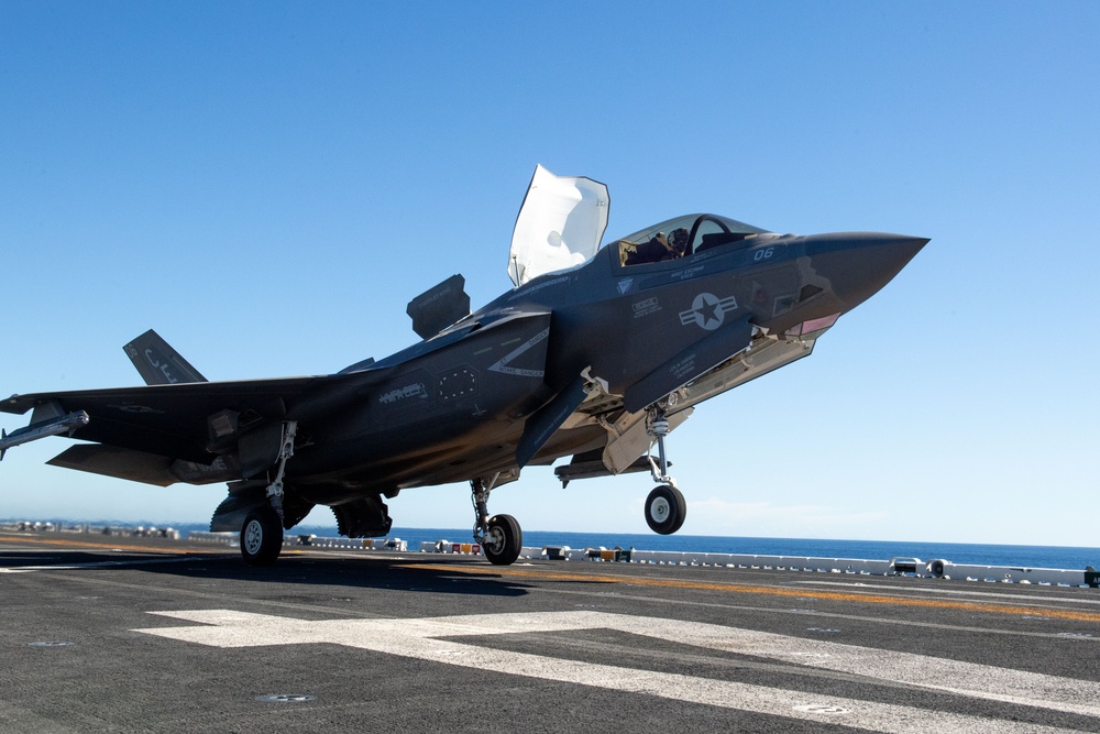 Boxer Conducts Flight Deck Operations