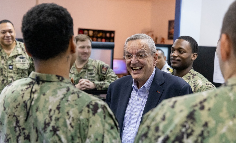 Assistant Secretary of Defense for Health Affairs Visits USNMRTC Yokosuka