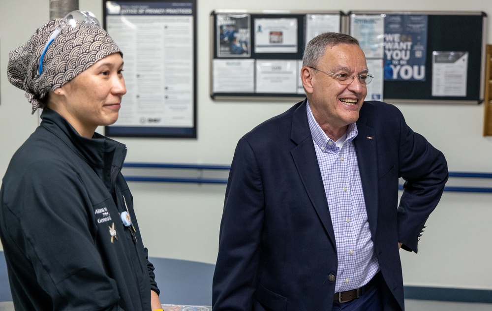 Assistant Secretary of Defense for Health Affairs Visits USNMRTC Yokosuka