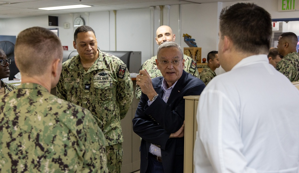 Assistant Secretary of Defense for Health Affairs Visits USNMRTC Yokosuka