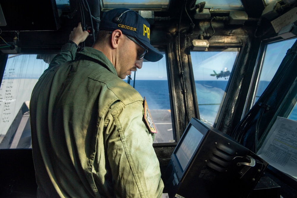 Boxer Conducts Flight Deck Operations