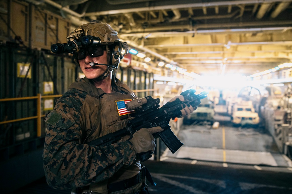 15th MEU Recon Company Conducts VBBS in Tsushima Strait