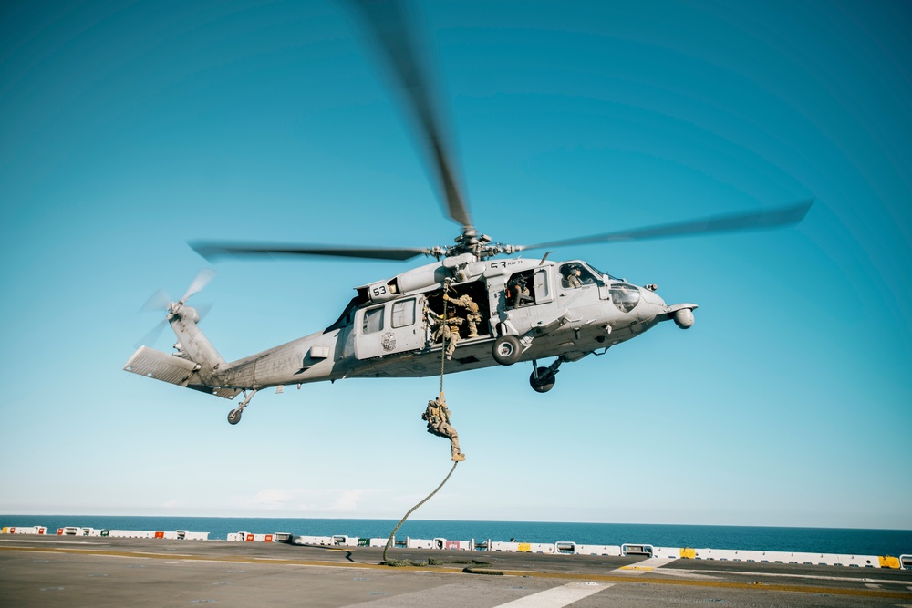 15th MEU Recon Company Conducts VBBS in Tsushima Strait