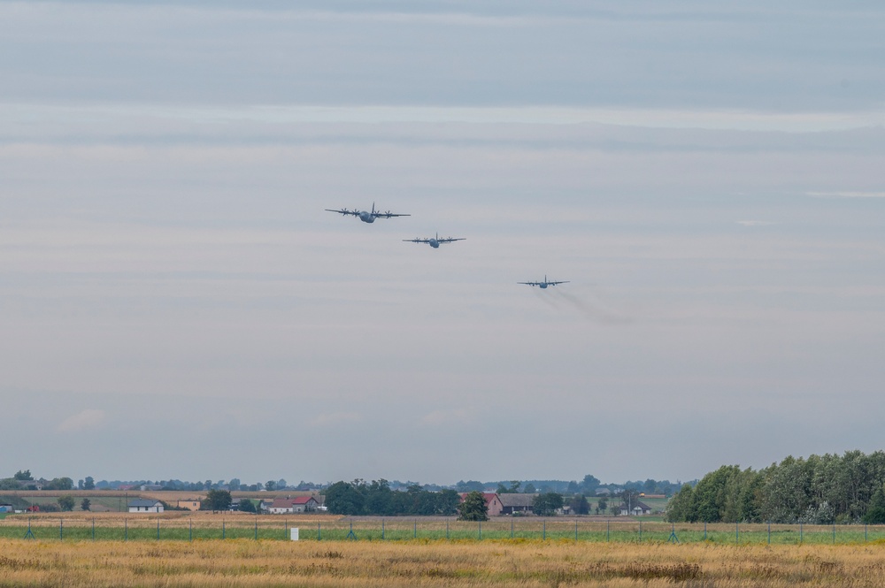 37 AS and Polish Air Force performs Combined LCLA Exercise