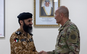 34th DSB Commander and senior leaders meet with Kuwaiti police chief [Photo 6 of 6]