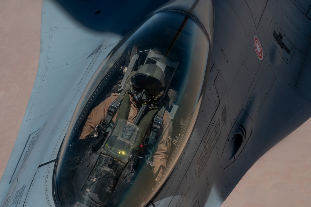 International F-16s refuel during Exercise Ballast Cannon