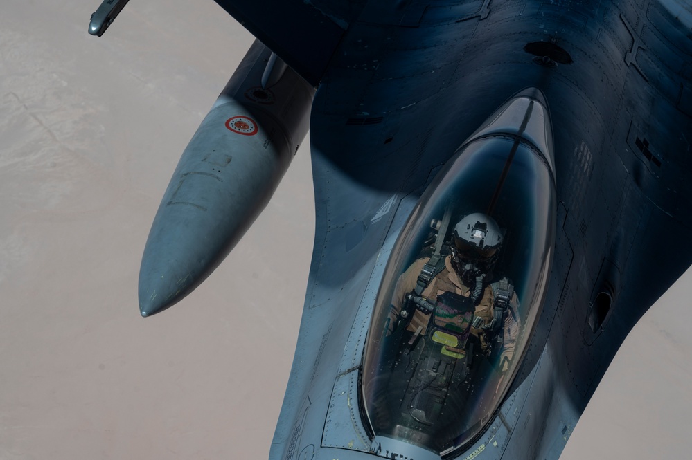 International F-16s refuel during Exercise Ballast Cannon