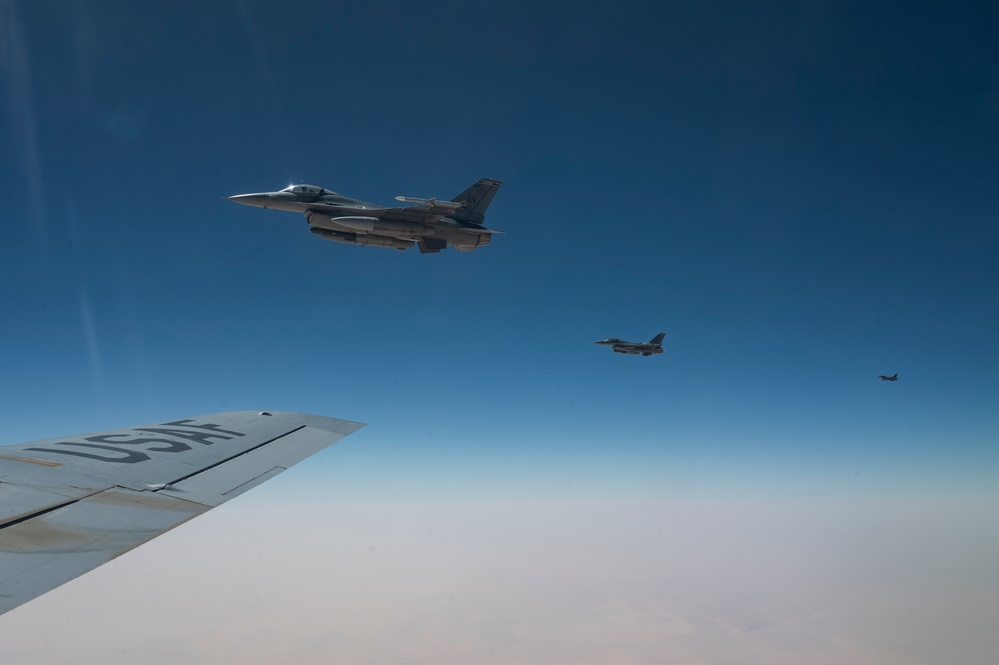 International F-16s refuel during Exercise Ballast Cannon