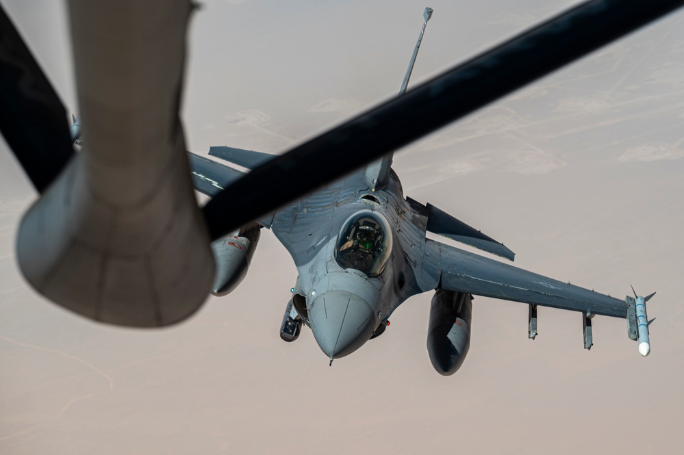 International F-16s refuel during Exercise Ballast Cannon