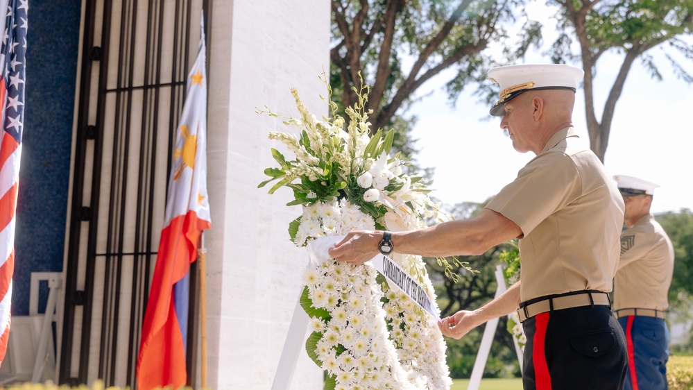 U.S. Commandant, Gen. Smith, Visits the Philippines