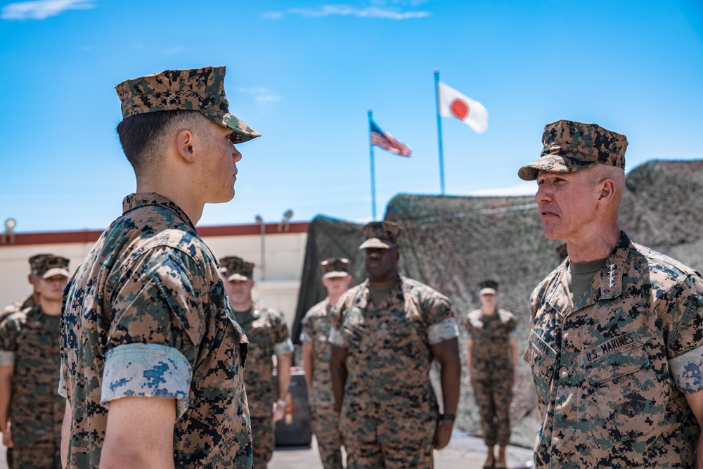 U.S. Commandant, Gen. Smith, Visits III MEF