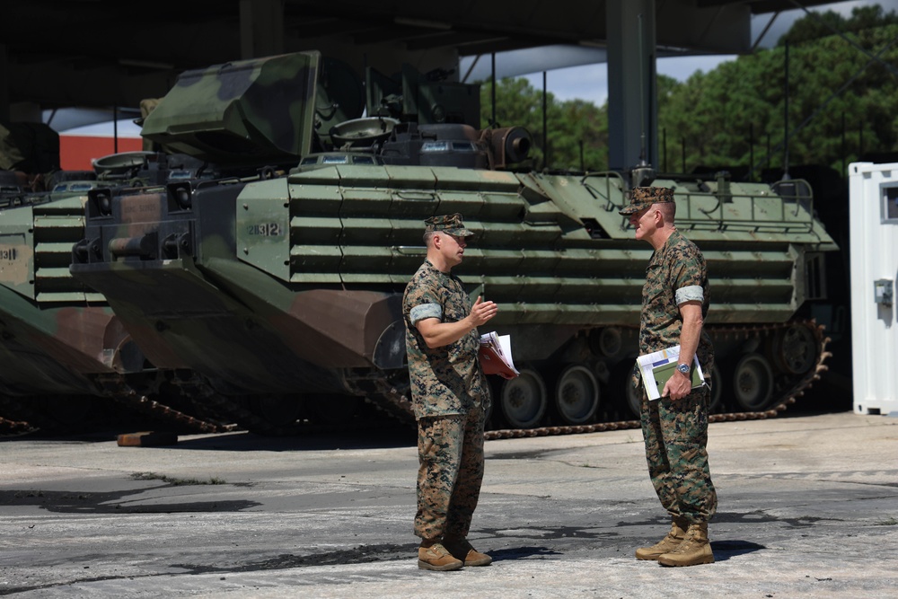 MCICOM Commander BGen Woodworth visits Camp Lejeune