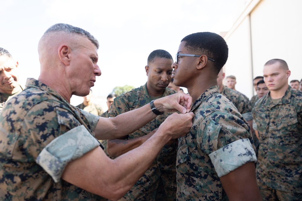 Commandant, Gen. Smith, Visits Marine Forces Pacific