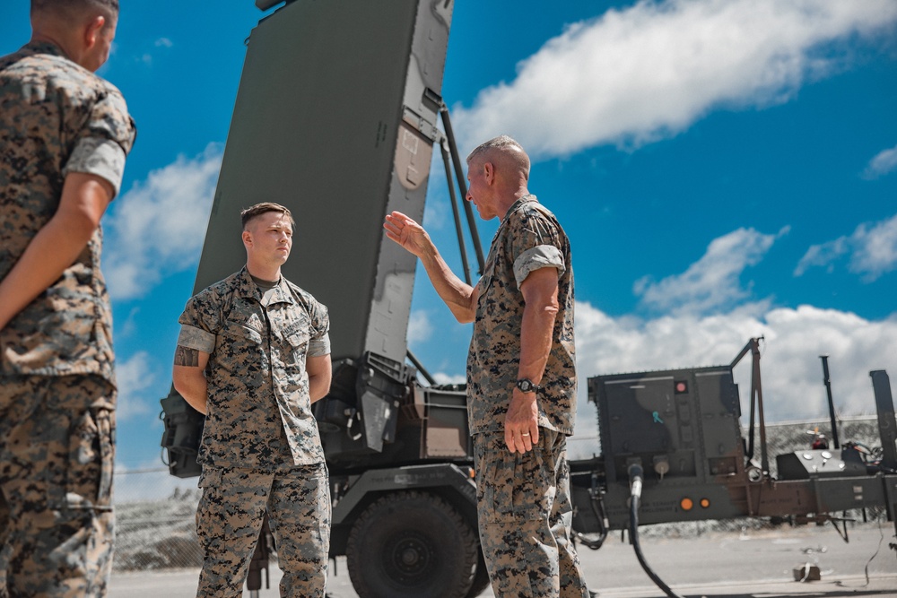 Commandant, Gen. Smith, Visits Marine Forces Pacific