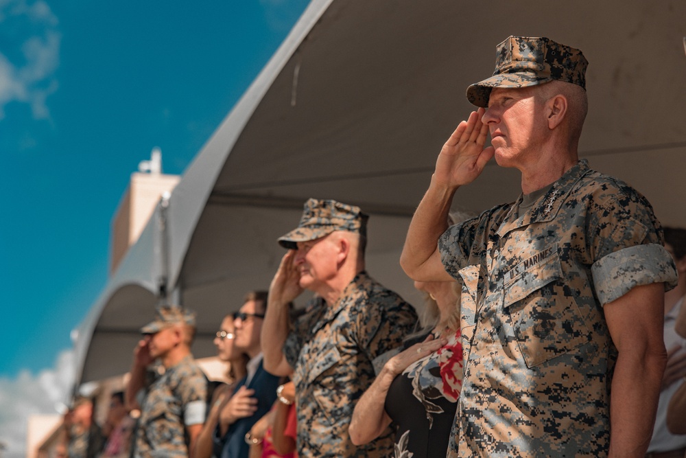 Commandant, Gen. Smith, Visits Marine Forces Pacific
