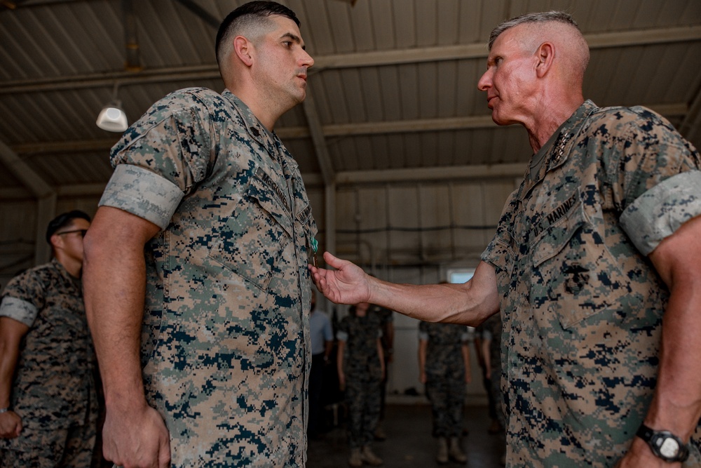 Commandant, Gen. Smith, Visits Marine Forces Pacific