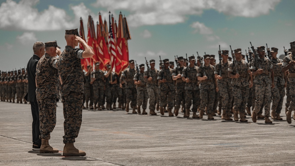 Commandant, Gen. Smith, Visits Marine Forces Pacific