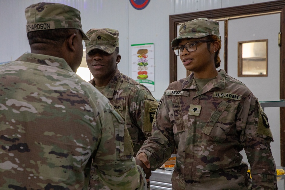 CSMs Richardson and Trejo recognize Soldiers during battlefield circulation [Photo 3 of 8]