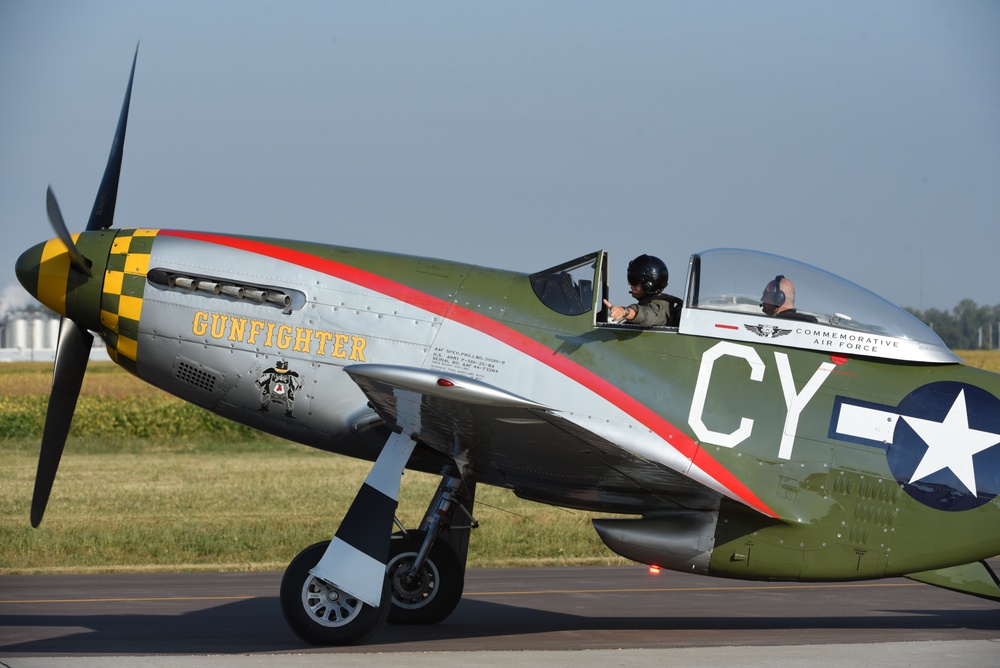 CAF P-51 taxi