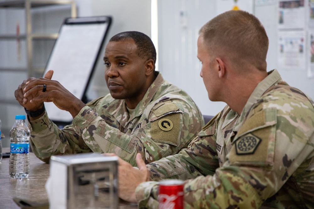 CSMs Richardson and Trejo recognize Soldiers during battlefield circulation [Photo 8 of 8]