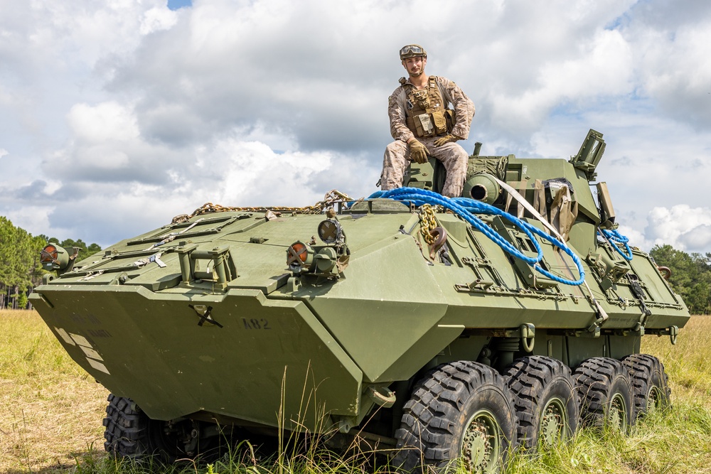 2nd Distribution Support Battalion Conducts Helicopter Support Team Operations