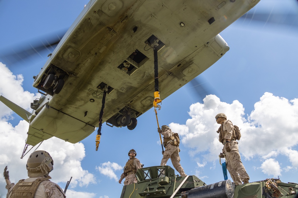 2nd Distribution Support Battalion Conducts Helicopter Support Team Operations