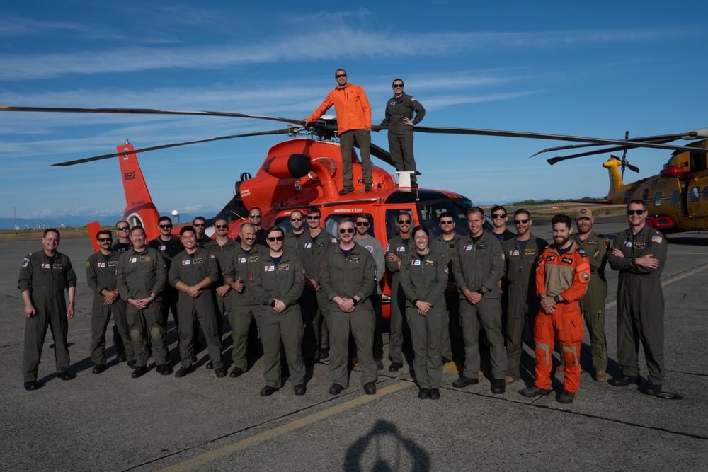 Coast Guard crews participate in search and rescue exercise in Comox, B.C.