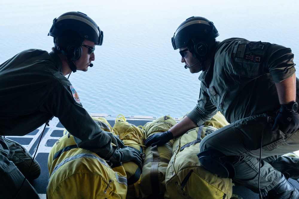 Coast Guard crews participate in search and rescue exercise in Comox, B.C.