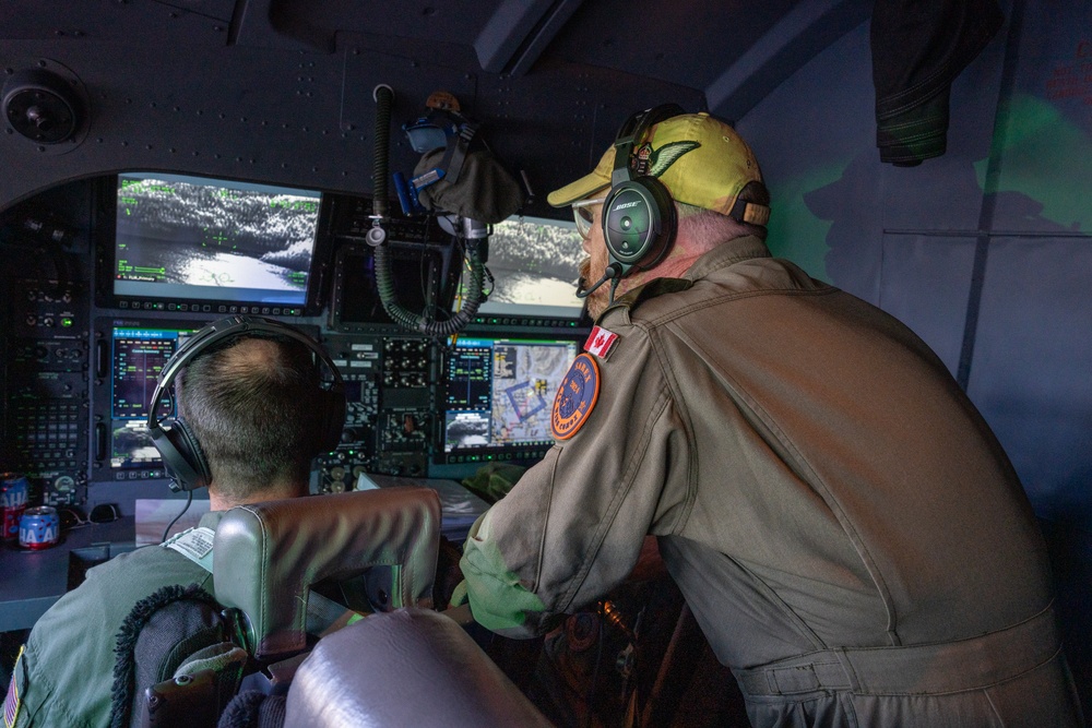 Coast Guard crews participate in search and rescue exercise in Comox, B.C.