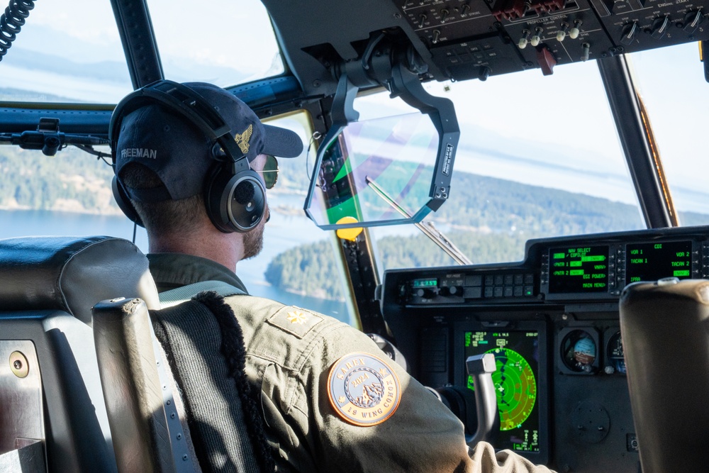 Coast Guard crews participate in search and rescue exercise in Comox, B.C.