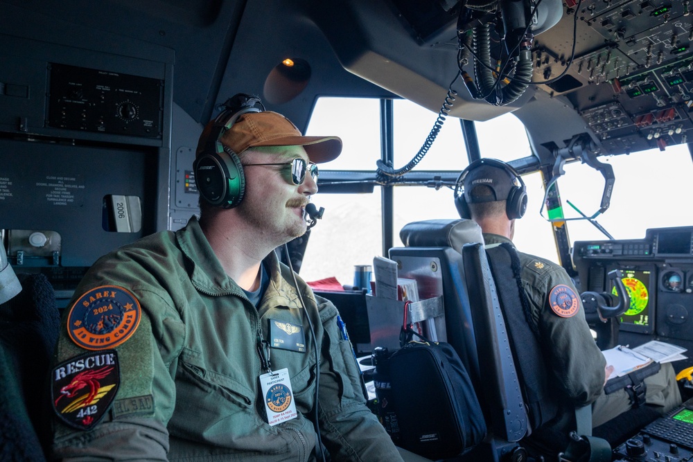 Coast Guard crews participate in search and rescue exercise in Comox, B.C.