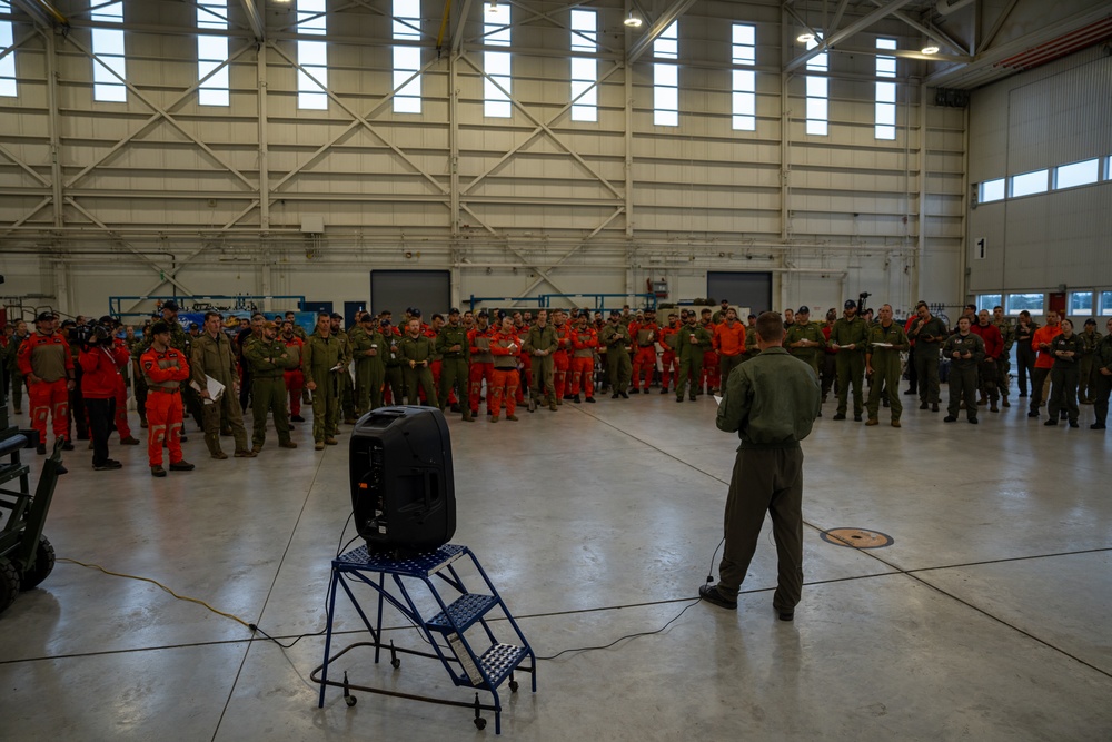 Coast Guard crews participate in search and rescue exercise in Comox, B.C.